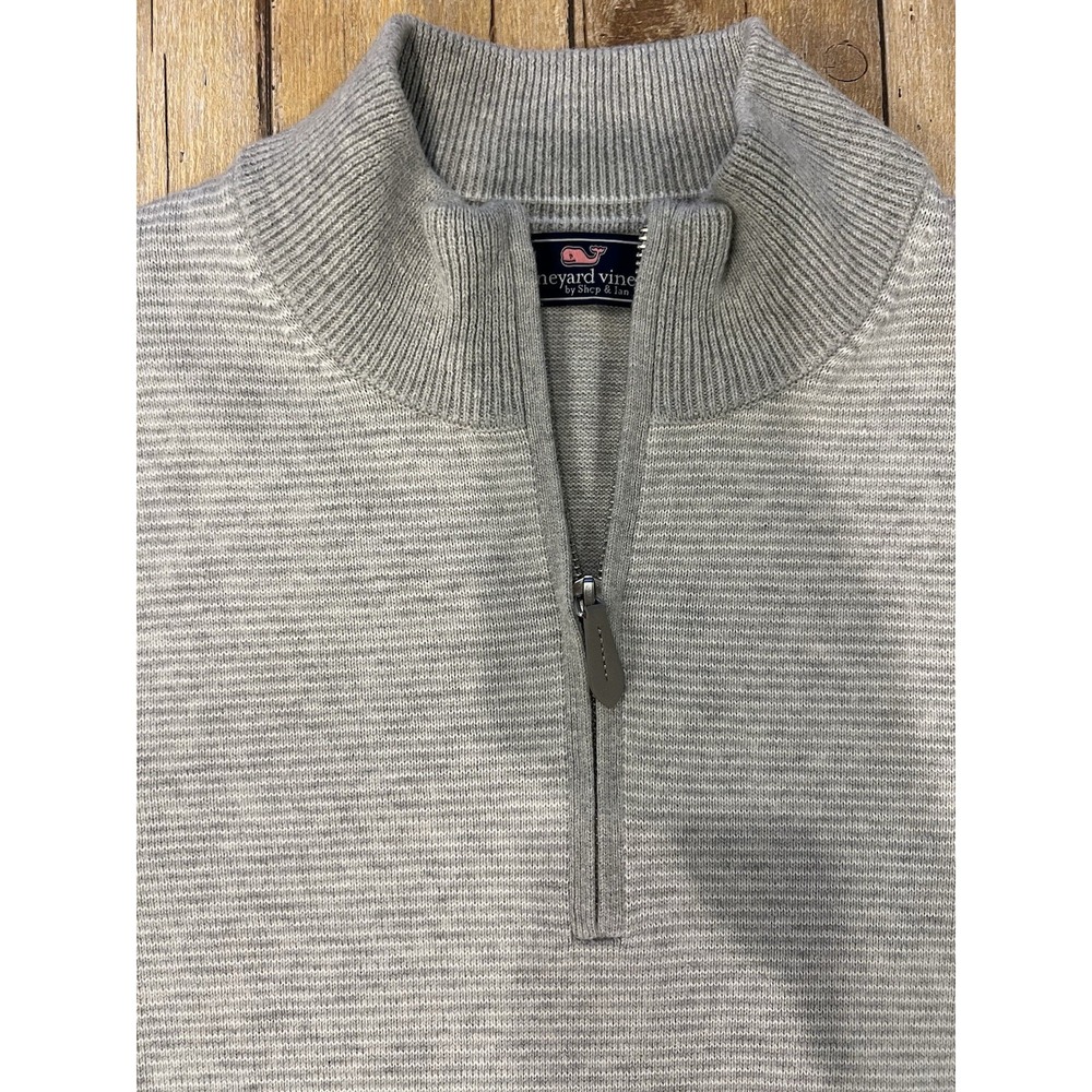 Vineyard Vines Men's Light Gray/White Striped 1/4 Zip sz Med NWOT Condition - Picture 5 of 12